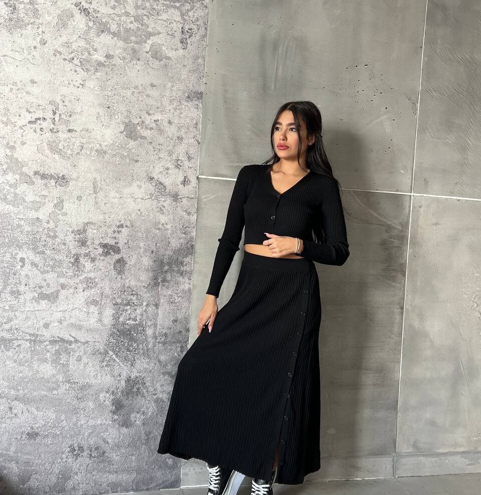 חליפת סריג כפתורים