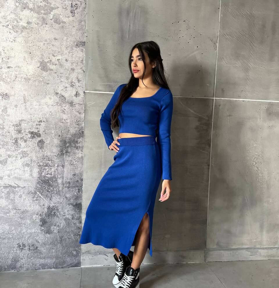 חליפת חצאית חלקה